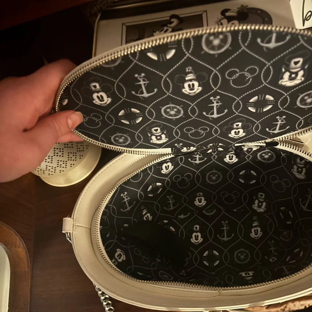 Loungefly Steamboat Willie Black and White Stitch Shoppe Bag - Picture 6 of 7